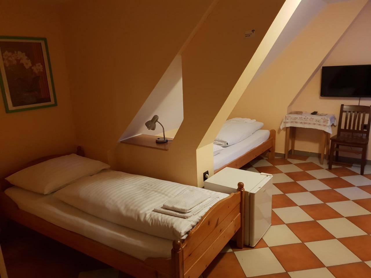 Pirates Hotel Hainburg an der Donau Eksteriør billede