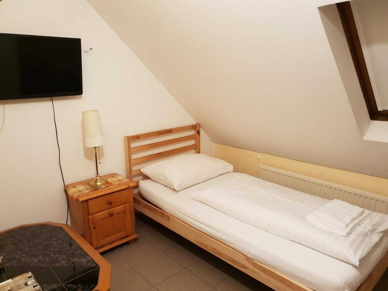 Pirates Hotel Hainburg an der Donau Eksteriør billede