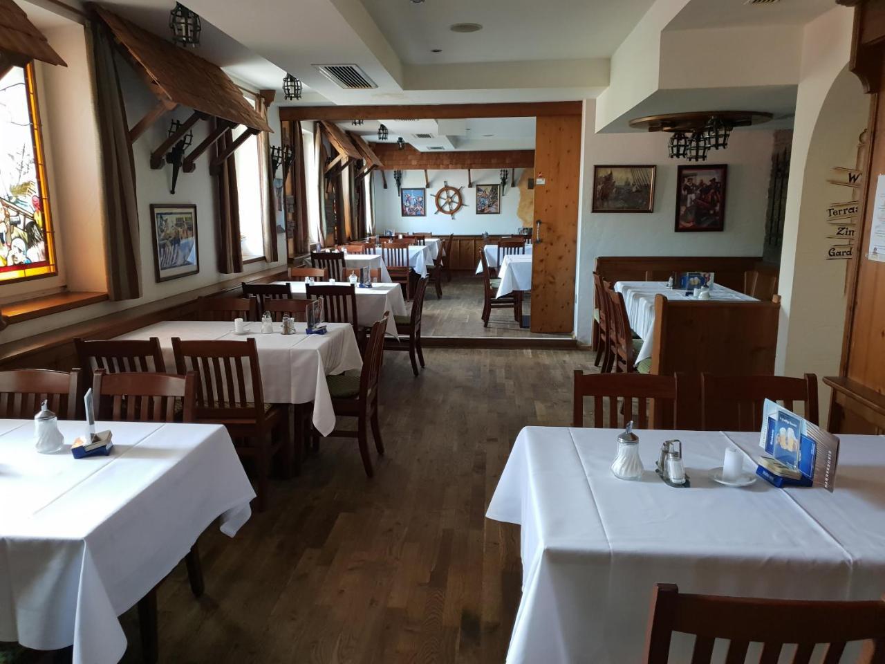 Pirates Hotel Hainburg an der Donau Eksteriør billede