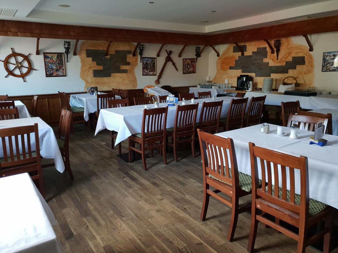 Pirates Hotel Hainburg an der Donau Eksteriør billede